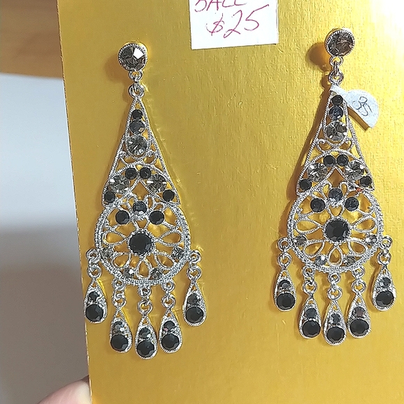 Black/grey/silver chandelier earrings NWT - Picture 1 of 2
